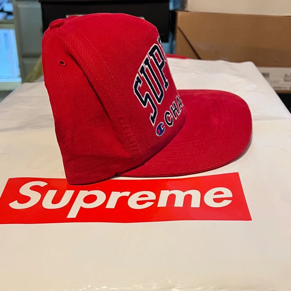 SUPREME X CHAMPION SNAPBACK RED - Picture 3 of 8